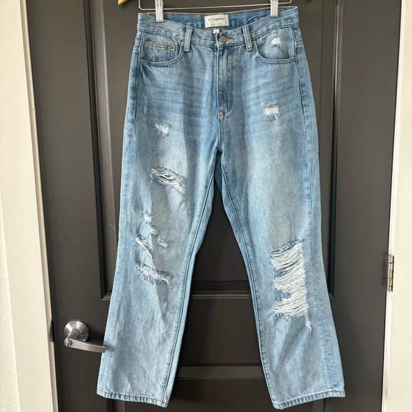 By Together Distressed Light Wash High Waisted Boyfriend Jeans in Size Medium - Picture 3 of 9